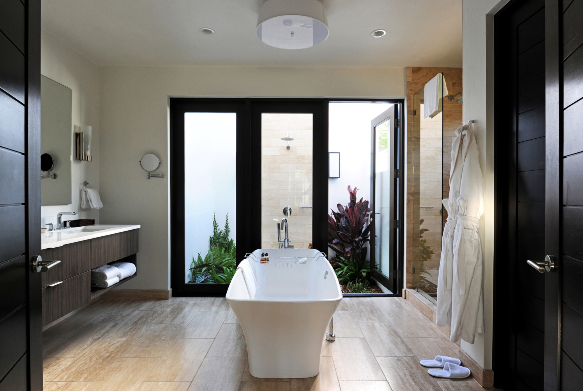 Four Seasons – Villas @ Pinneys Beach