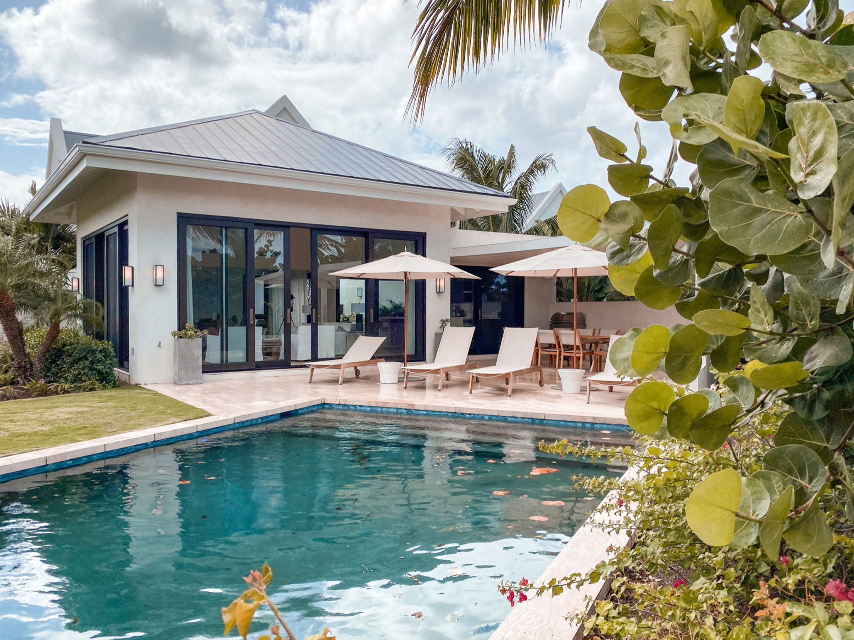 NEV_1424 Four Seasons – Villas @ Pinneys Beach