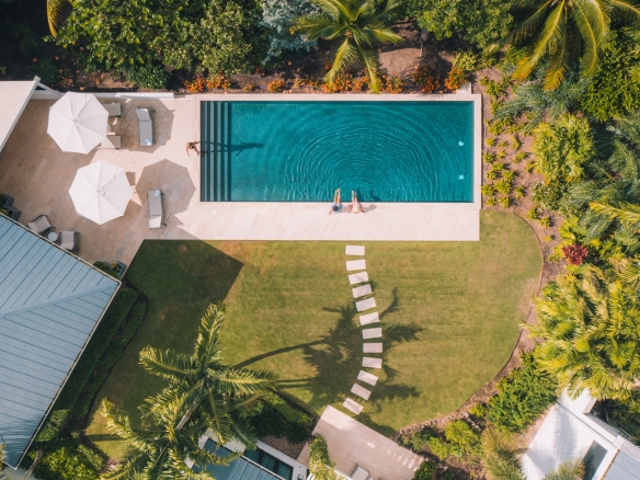 Four Seasons – Villas @ Pinneys Beach
