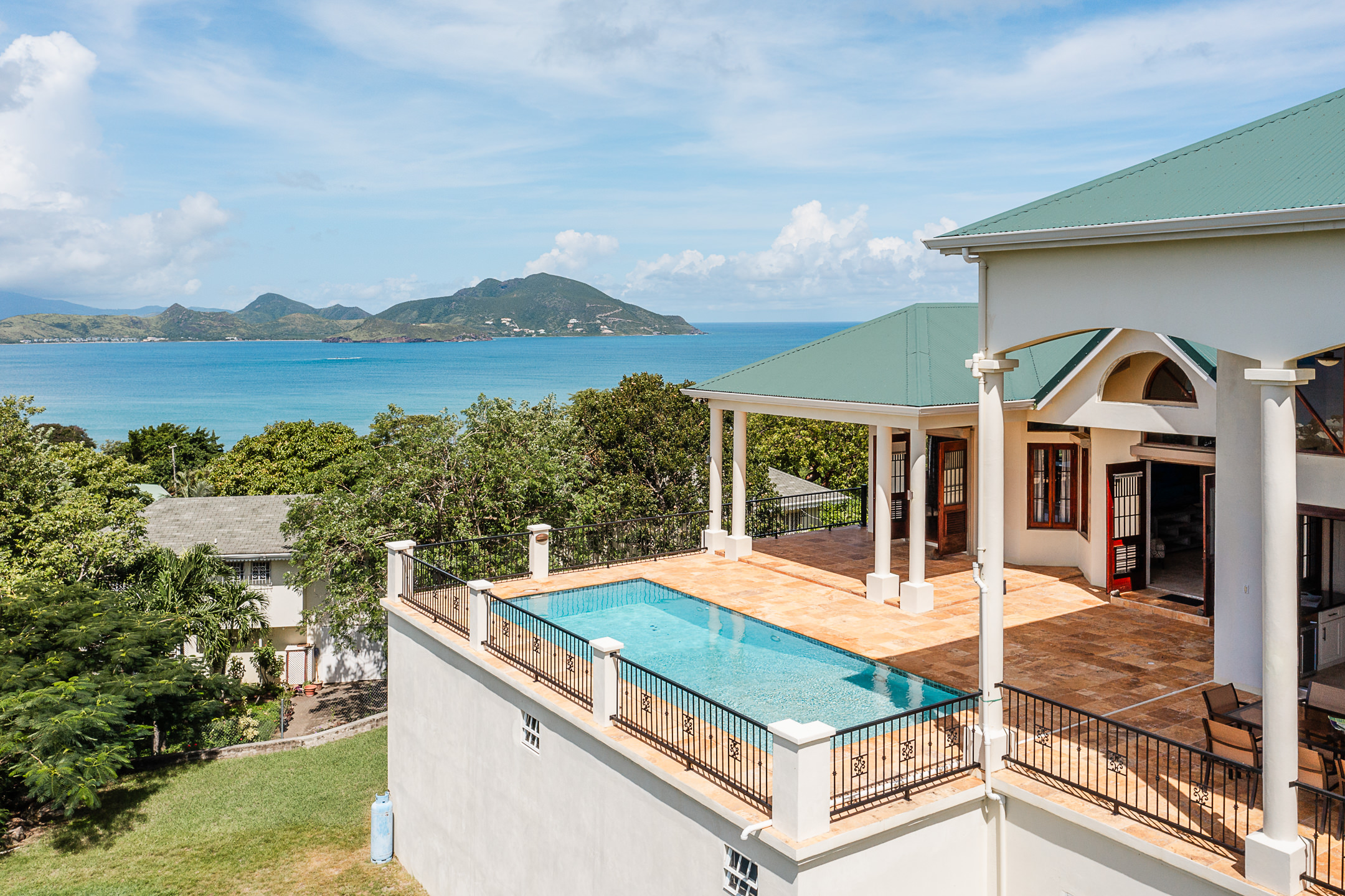 Stonewall Villa, Oualie Beach