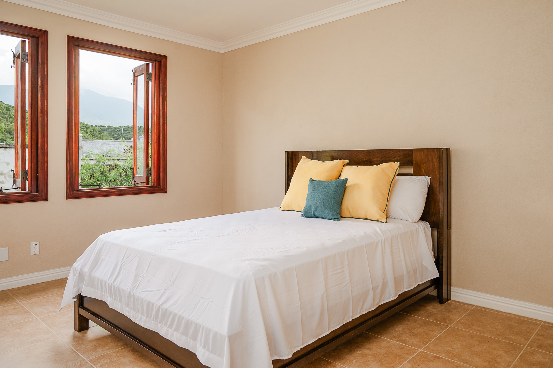 Stonewall Villa, Oualie Beach