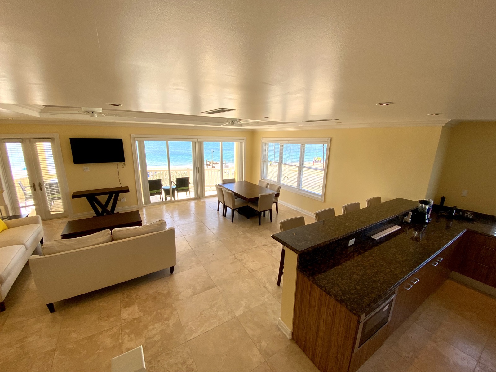 7A The Hamilton – Beachfront Townhouse