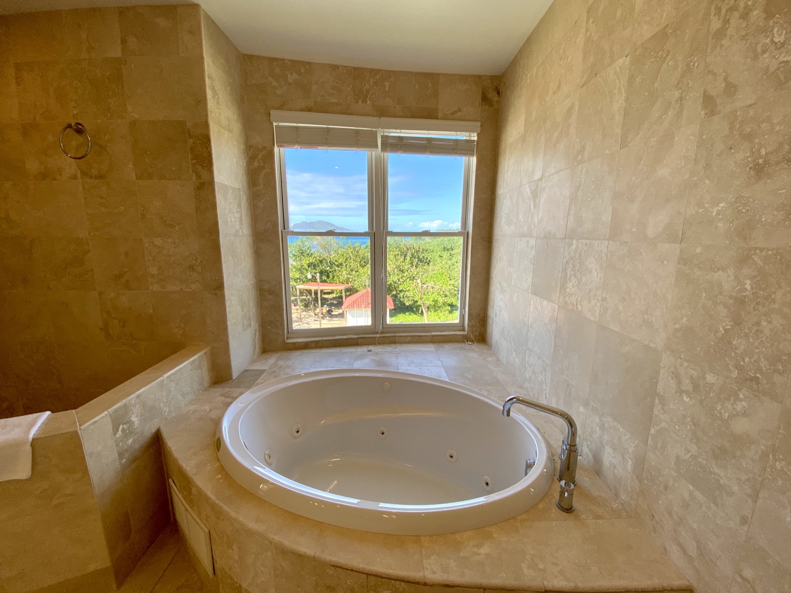 7A The Hamilton – Beachfront Townhouse