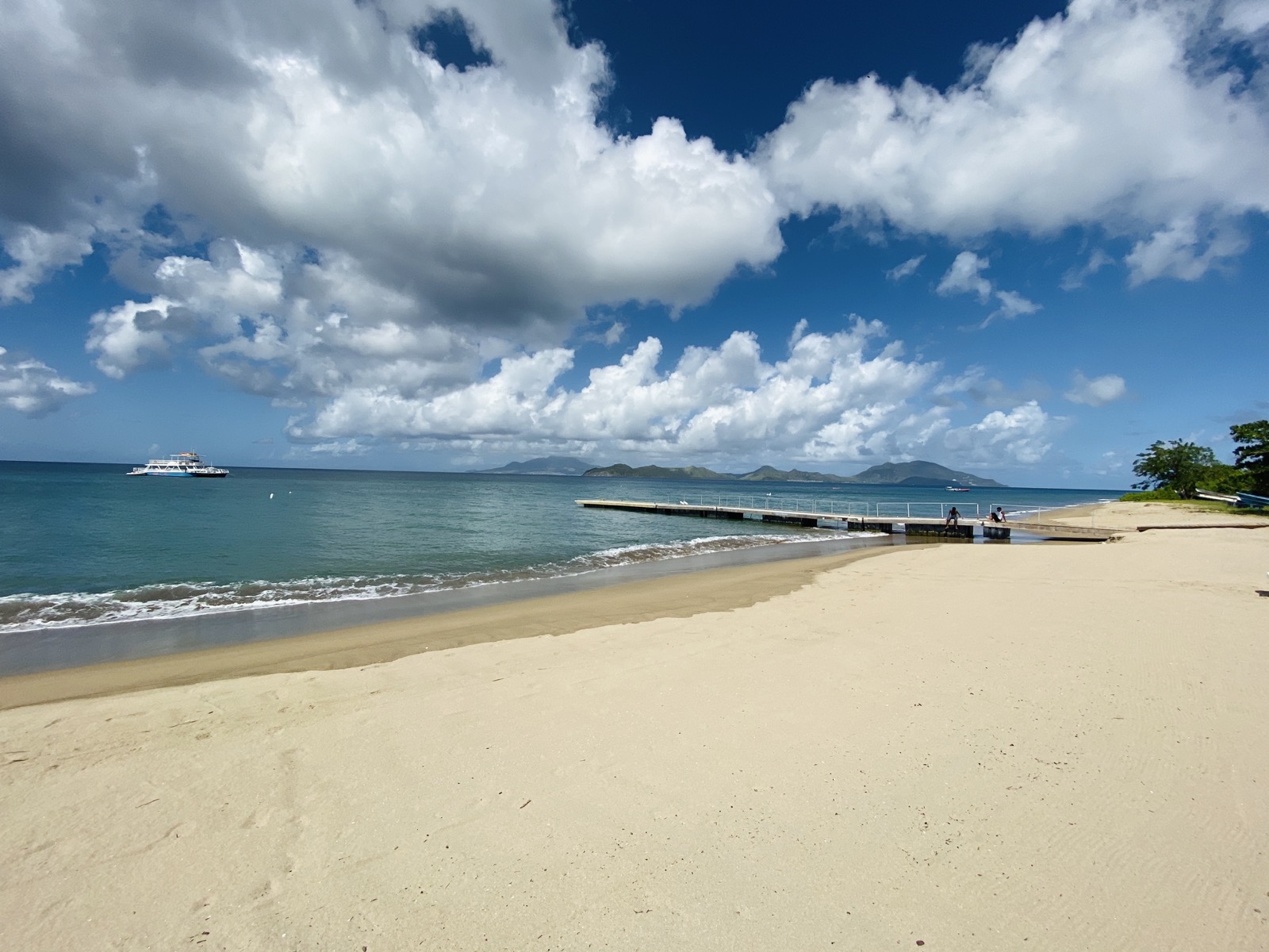 7A The Hamilton – Beachfront Townhouse