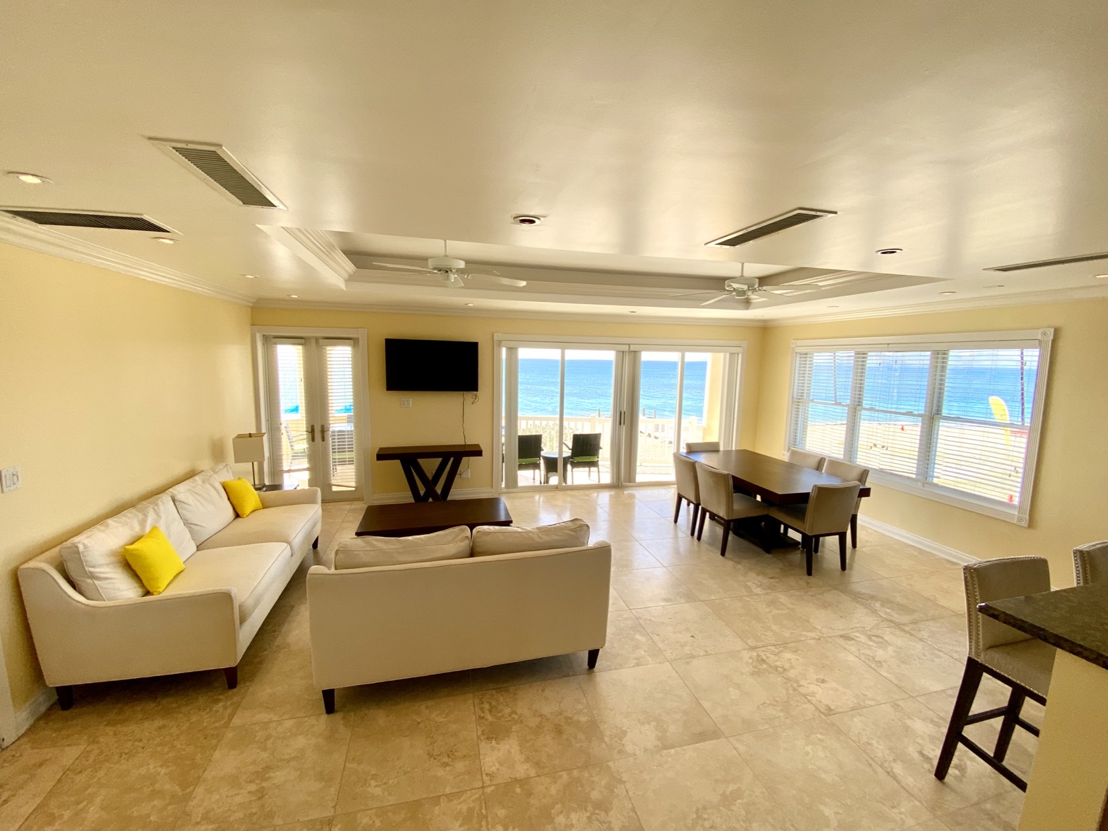 7A The Hamilton – Beachfront Townhouse