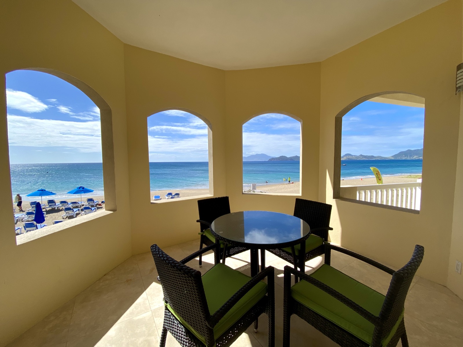 7A The Hamilton – Beachfront Townhouse