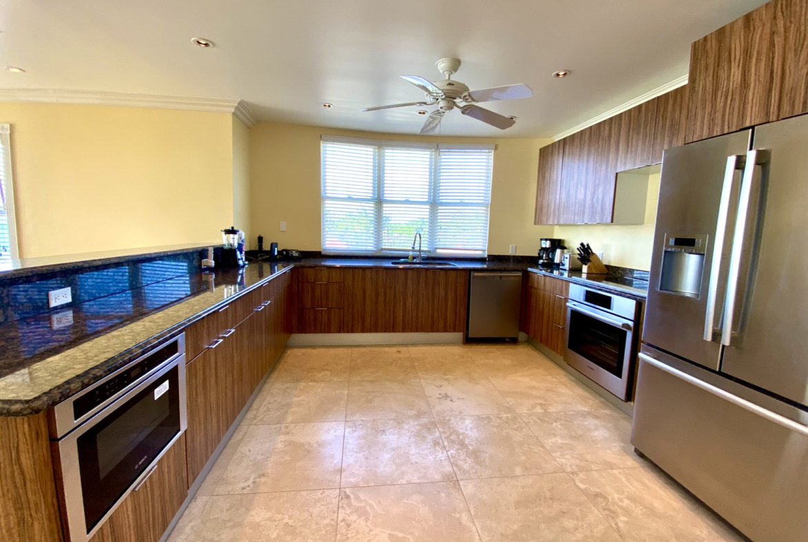 7A The Hamilton – Beachfront Townhouse