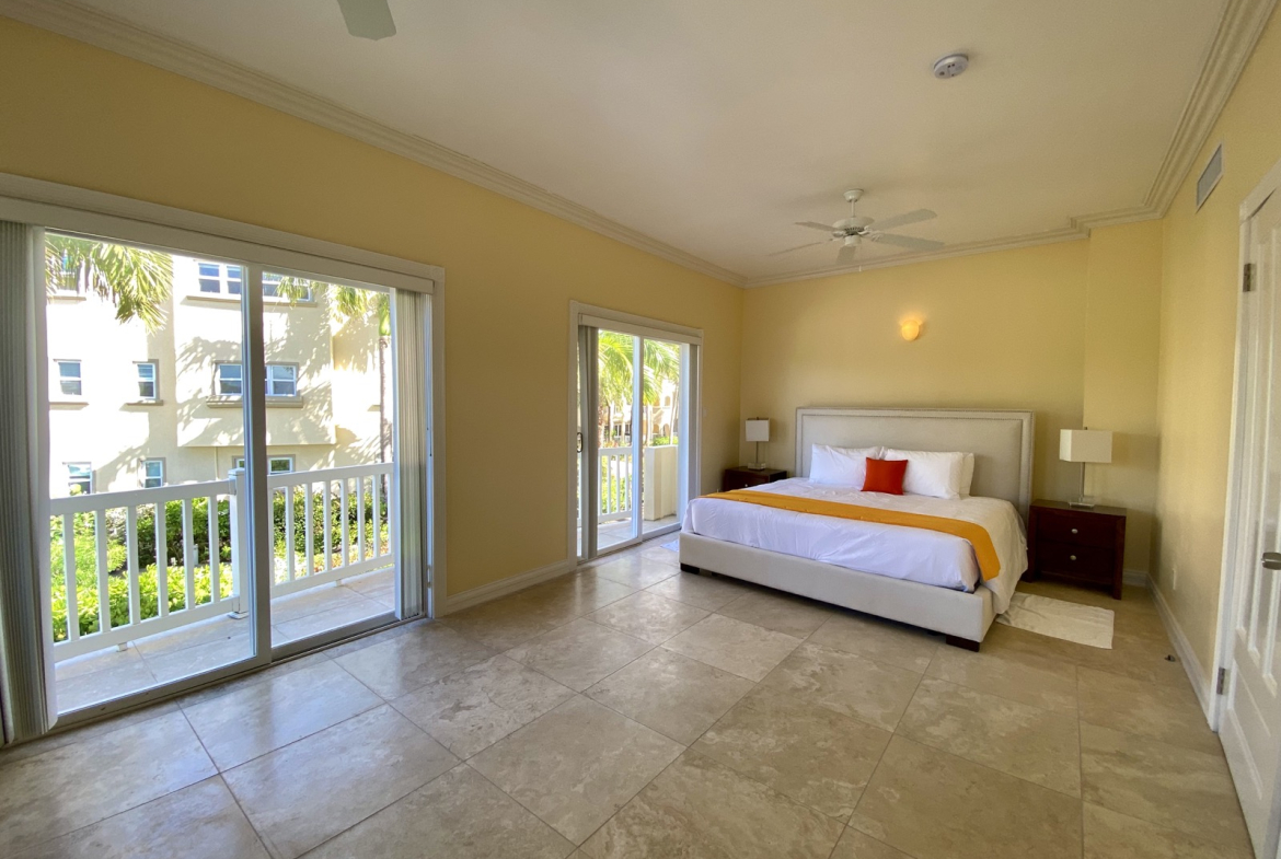 7A The Hamilton – Beachfront Townhouse