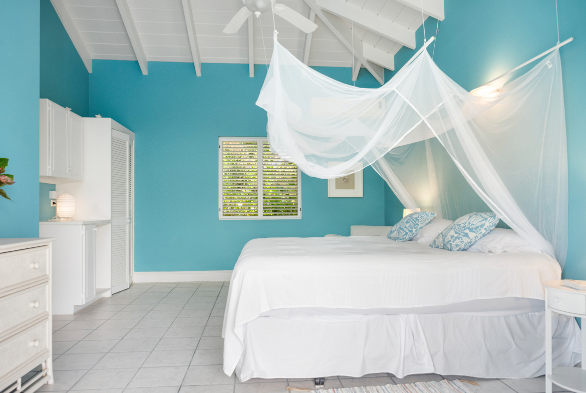 Seaside Paradise – 2.75 acre Beachfront Estate