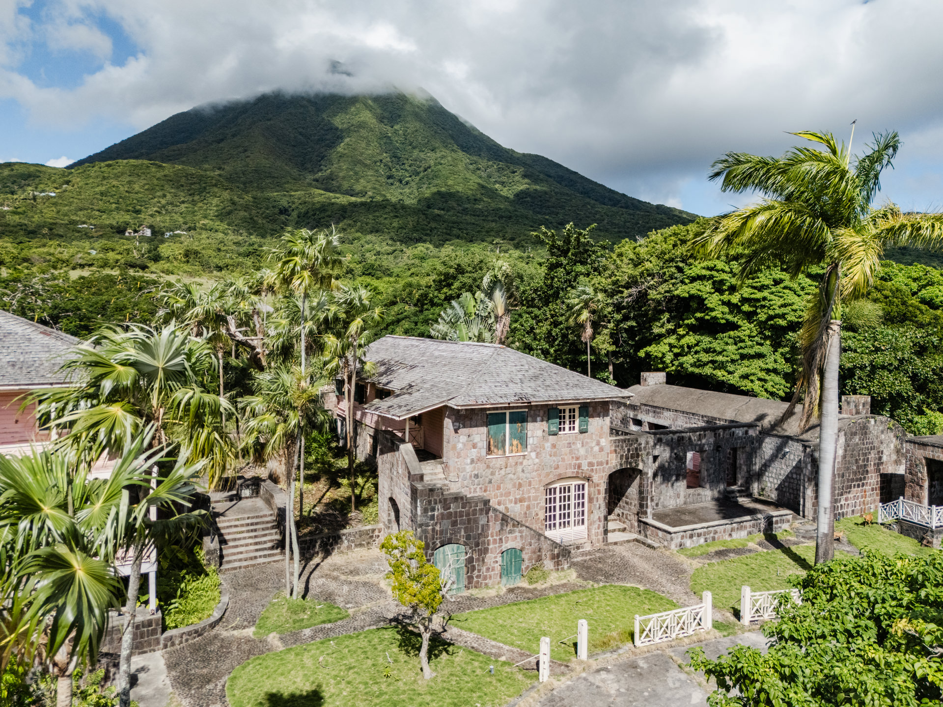 The Old Manor Hotel Estate – 10.2 Acres